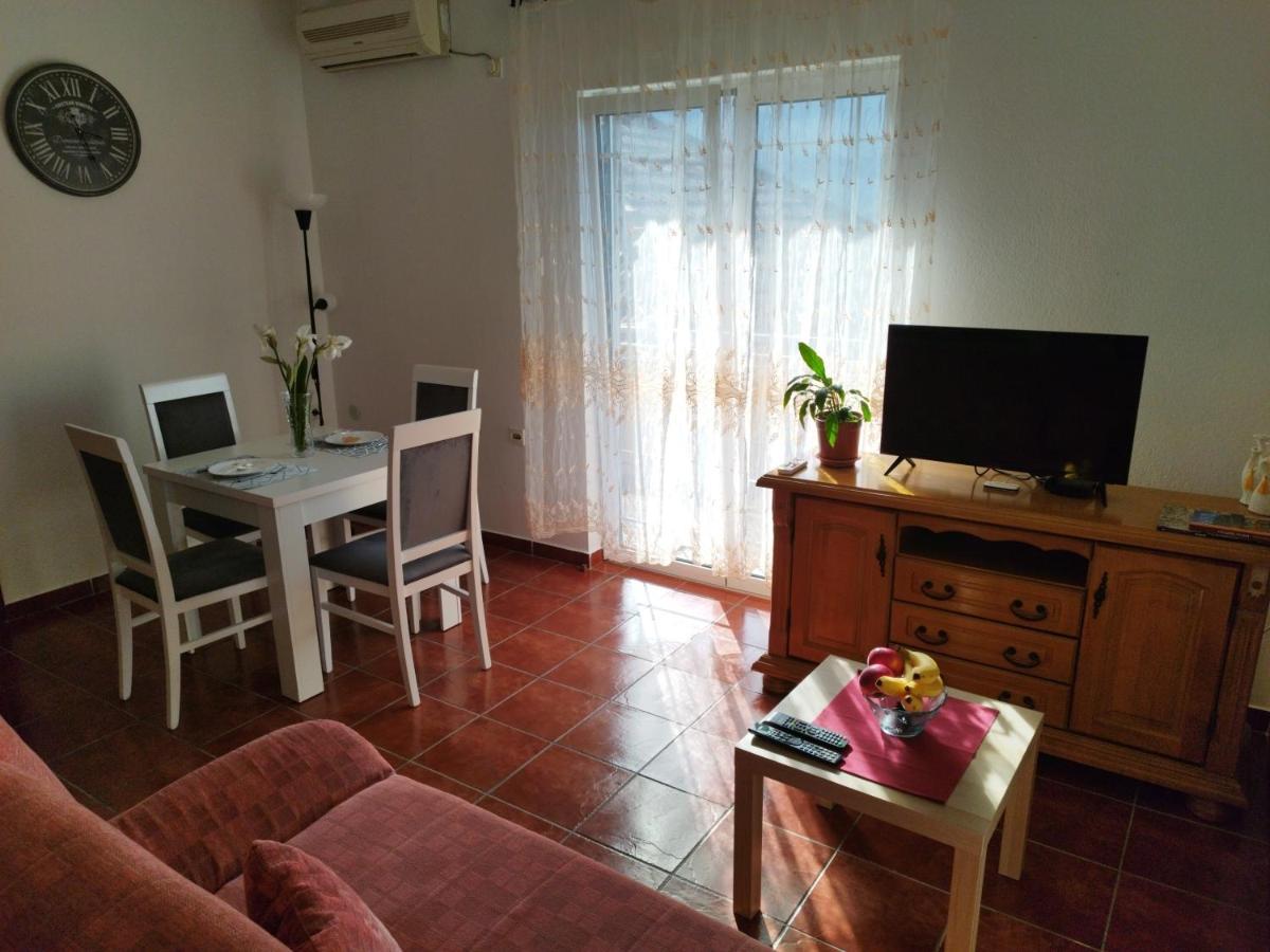Milka Apartment Котор Екстер'єр фото