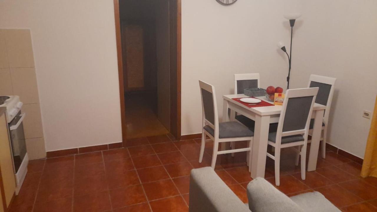 Milka Apartment Котор Екстер'єр фото